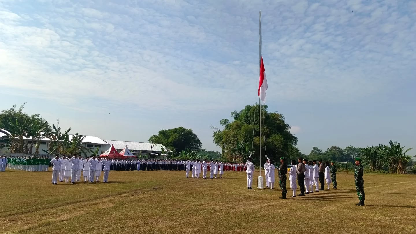 Upacara Hari Ulang Tahun Ke-80 Republik Indonesia Kecamatan Sukodono 