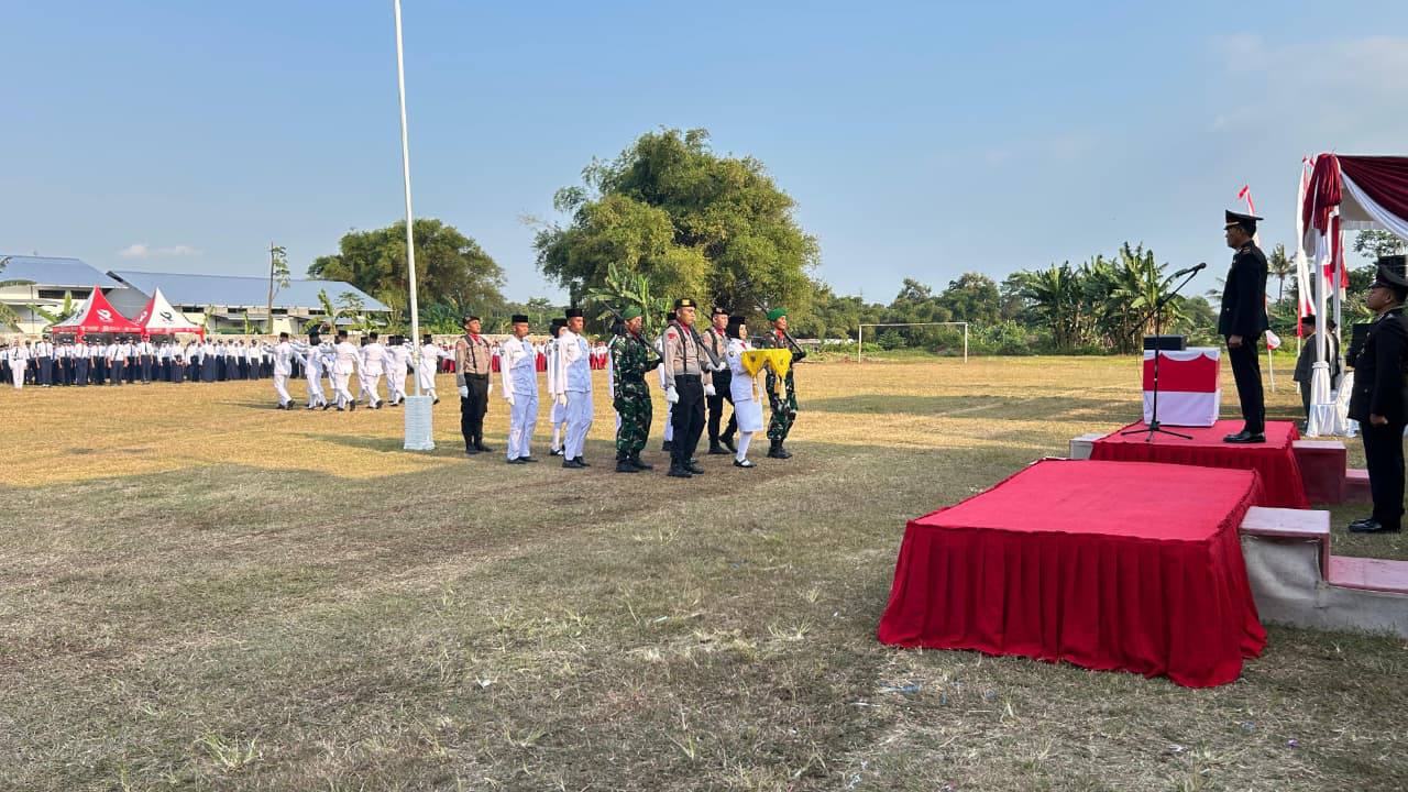 Upacara Penurunan Hari Ulang Tahun Ke-80 Republik Indonesia Kecamatan Sukodono 