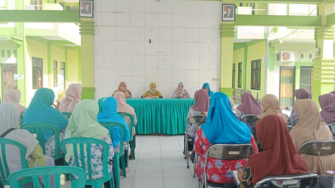 Sosialisasi Screening Layak Hamil kepada Kader Posyandu dan PKK Pokja IV Desa se-Kecamatan Sukodono